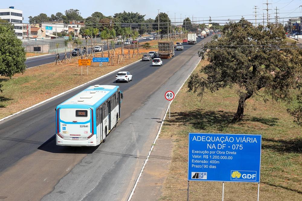Capa da notícia: GDF elimina rotatória do Riacho Fundo e dá mais fluidez ao trânsito da EPNB